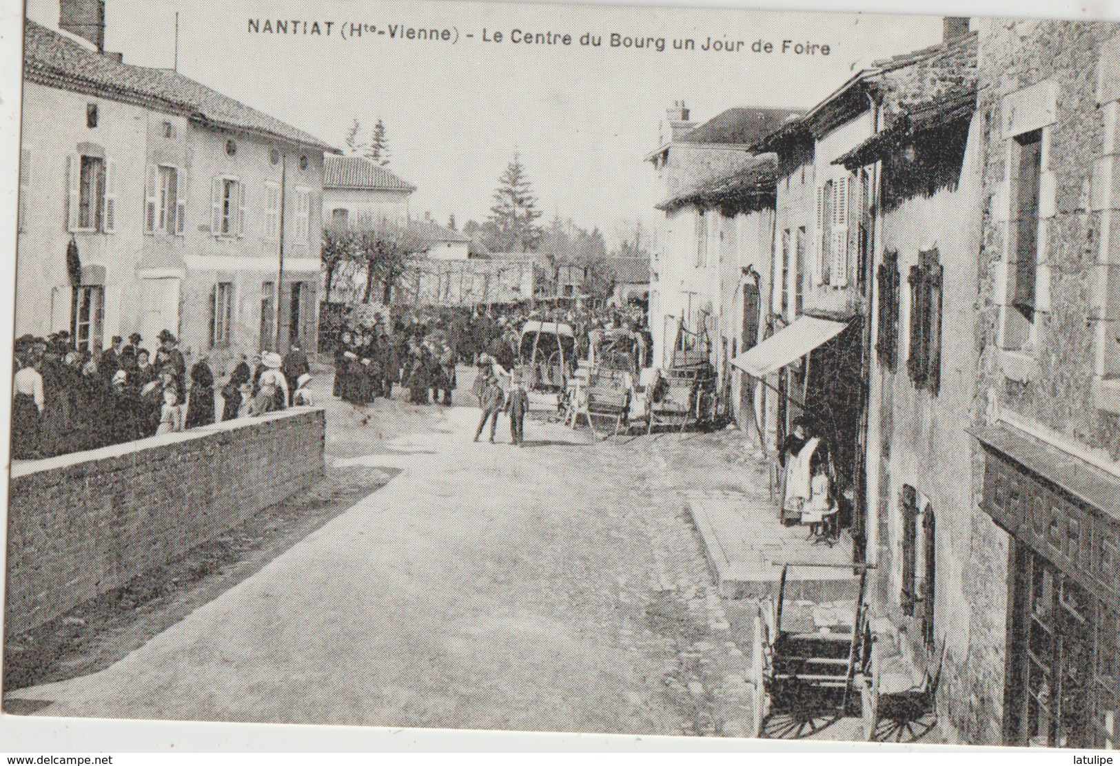 Nantiat  87   Le Centre Du Bourg Un Jour De Foire Tres Tres Animée - Nantiat