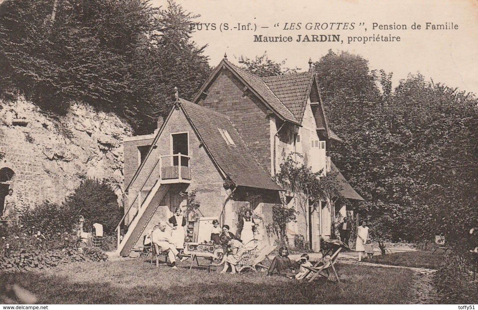 CPA:PUYS (76) GROUPE DE PERSONNES LES GROTTES PENSION DE FAMILLE "MAURICE JARDIN"..ÉCRITE - Autres & Non Classés