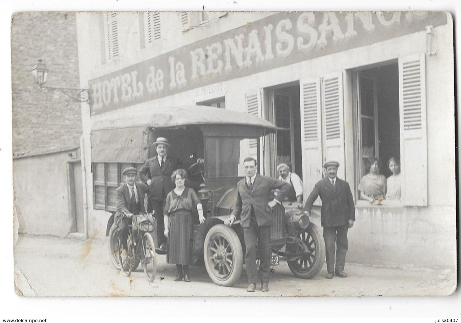 ROANNE (42) Carte Photo Devanture De L'Hotel De La Renaissance Camion Belle Animation - Roanne