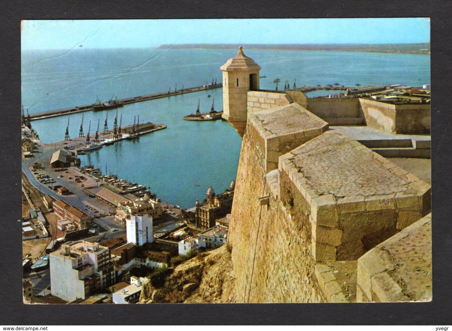 Espagne - 5 - ALICANTE - Le Port , Vue Prise Du Château ( Prohibida) - Alicante