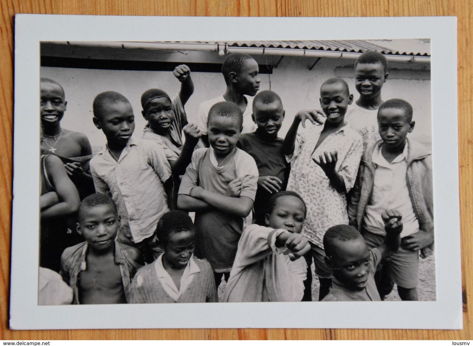 Photo De Groupe D'enfants Africains - Rwanda (évoqué Dans Le Texte) - Collée Sur Carte Envoyée En 1992 - (n°18014) - Ruanda