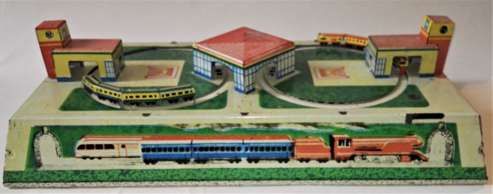 Antiguo Juguete De Hojalata - Tren, Estación De Tren / 12x24cm / Funciona - Jouets Anciens