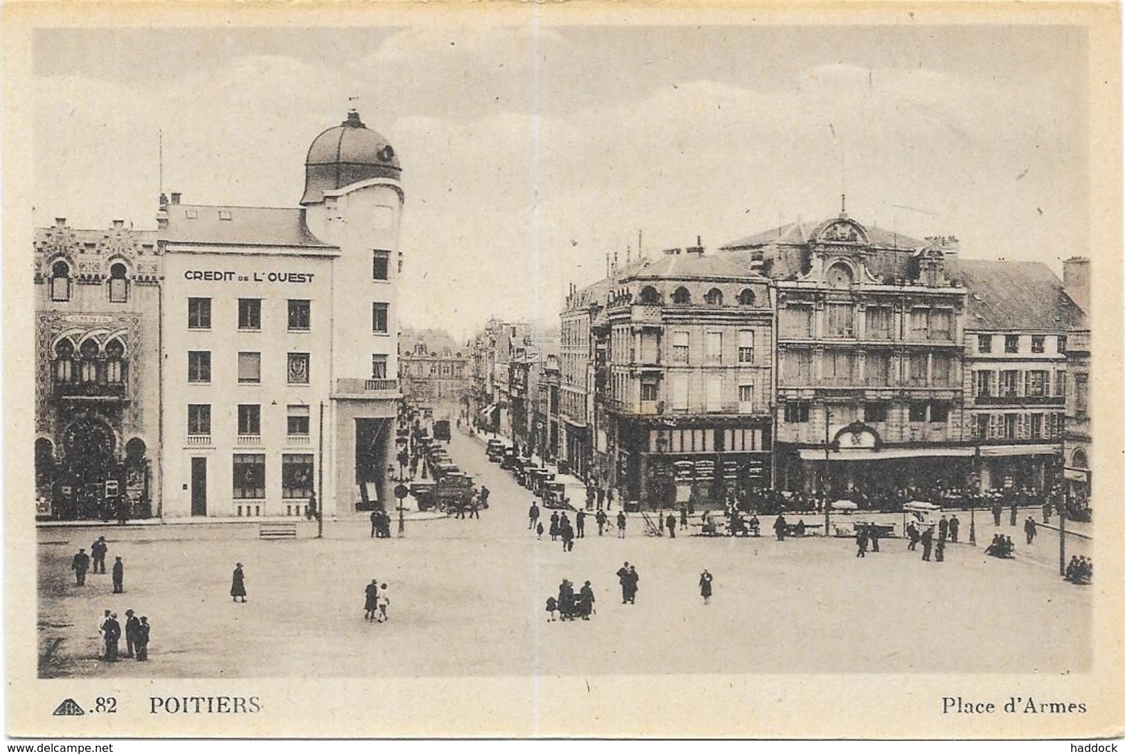 POITIERS : PLACE D'ARMES - Poitiers