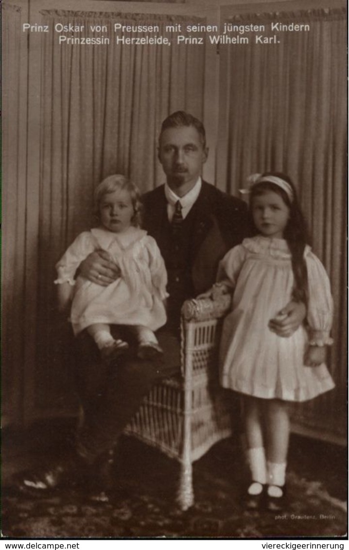 ! Alte Ansichtskarte, Adel, Royalty, Prinz Oskar Von Preußen Mit Kindern, 1923 - Familles Royales