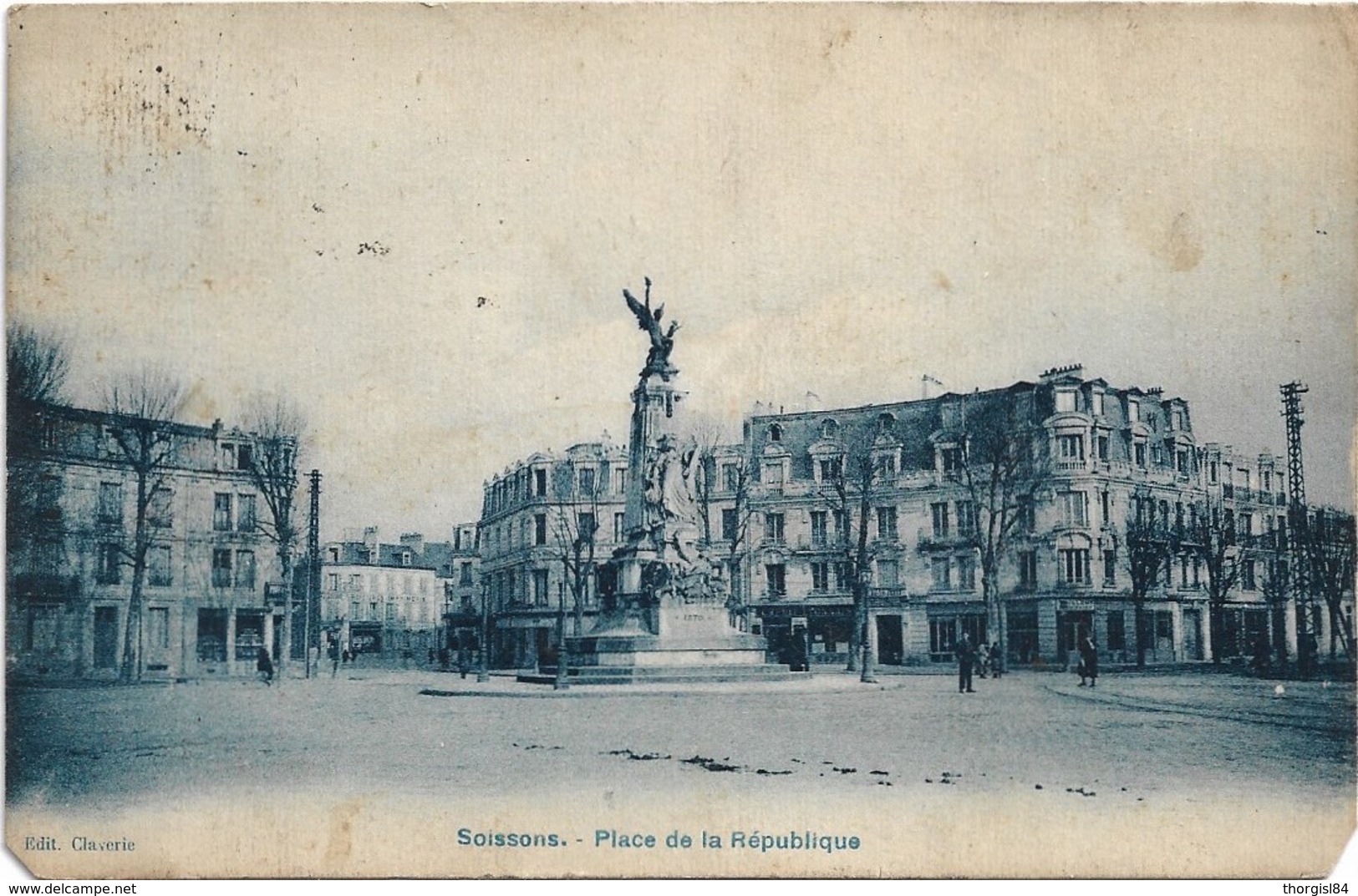 02 - SOISSONS Place De La République Animée écrite Timbrée - Soissons