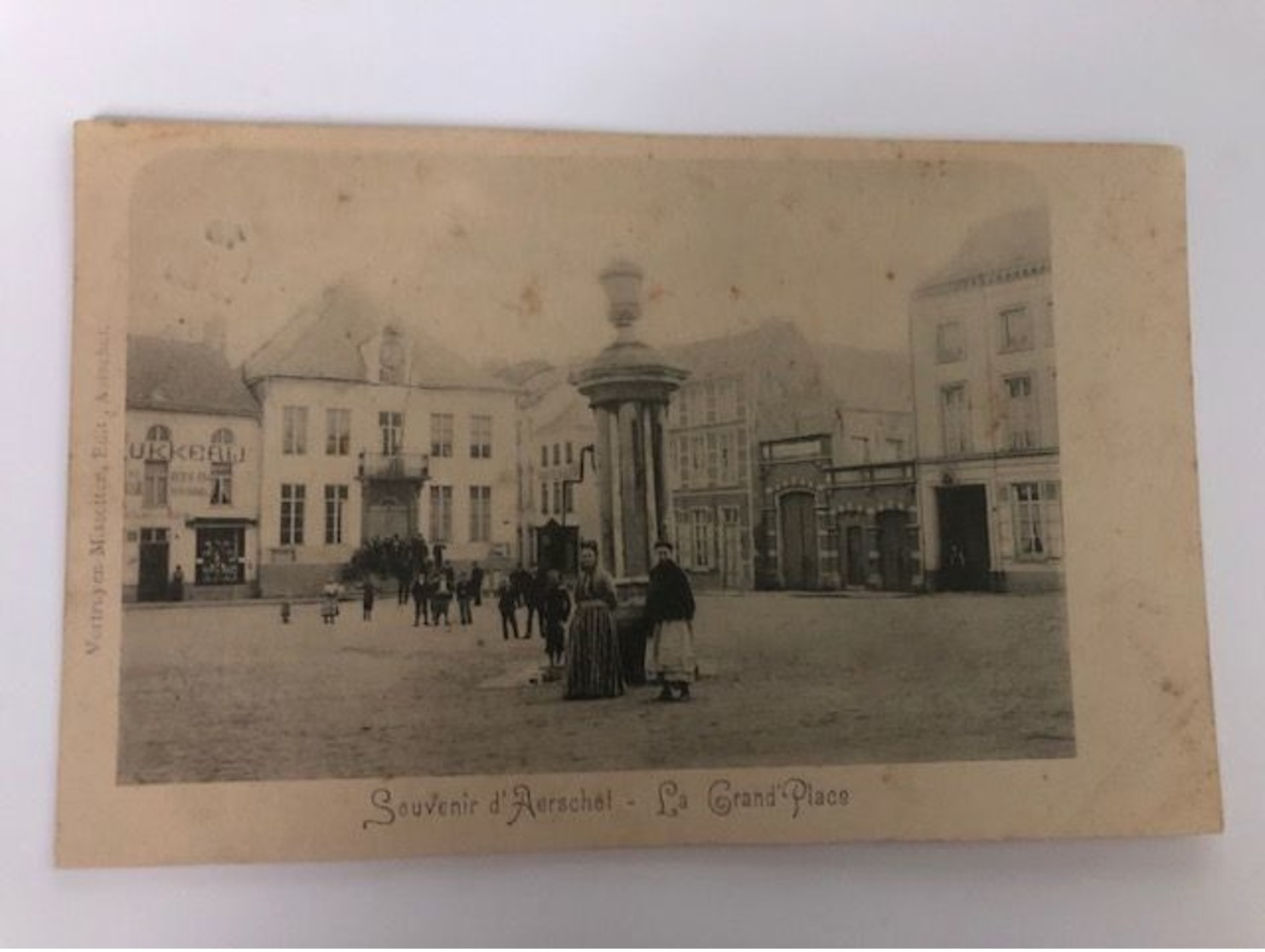 BELGIUM -  Flemish Brabant -  Aarschot - SOUVENIR D' AERCHOT - LE GRAND PLACE   - POSTED 1916 - POSTCARD - Aarschot