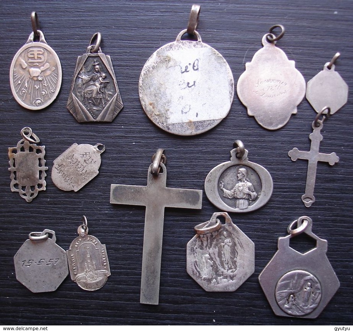 Lot De 14 Médailles Religieuses En Argent !  Différentes époques... Voir Photos - Godsdienst & Esoterisme