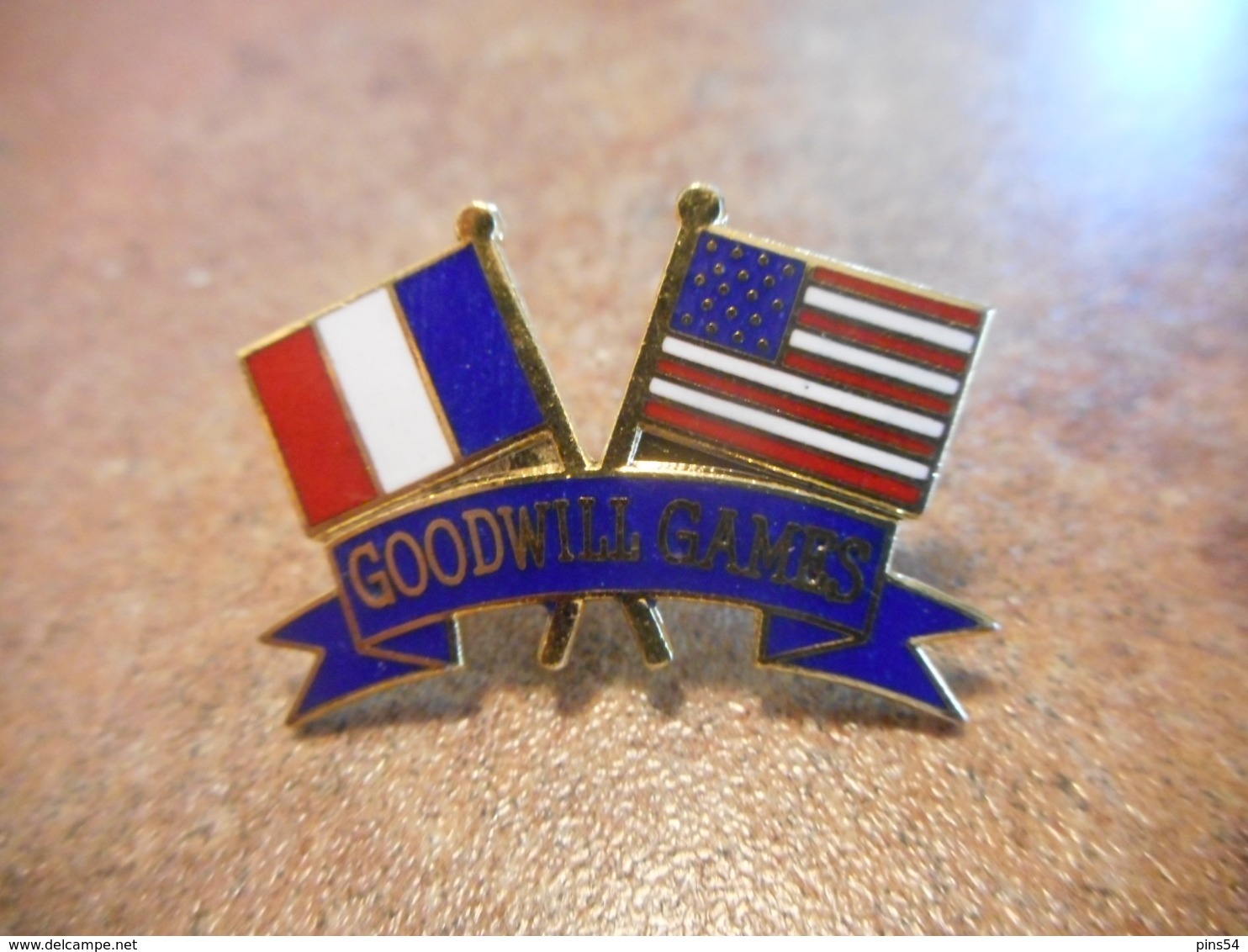 Lot 063 -- Pin's Goodwill Games France Usa - Jeux