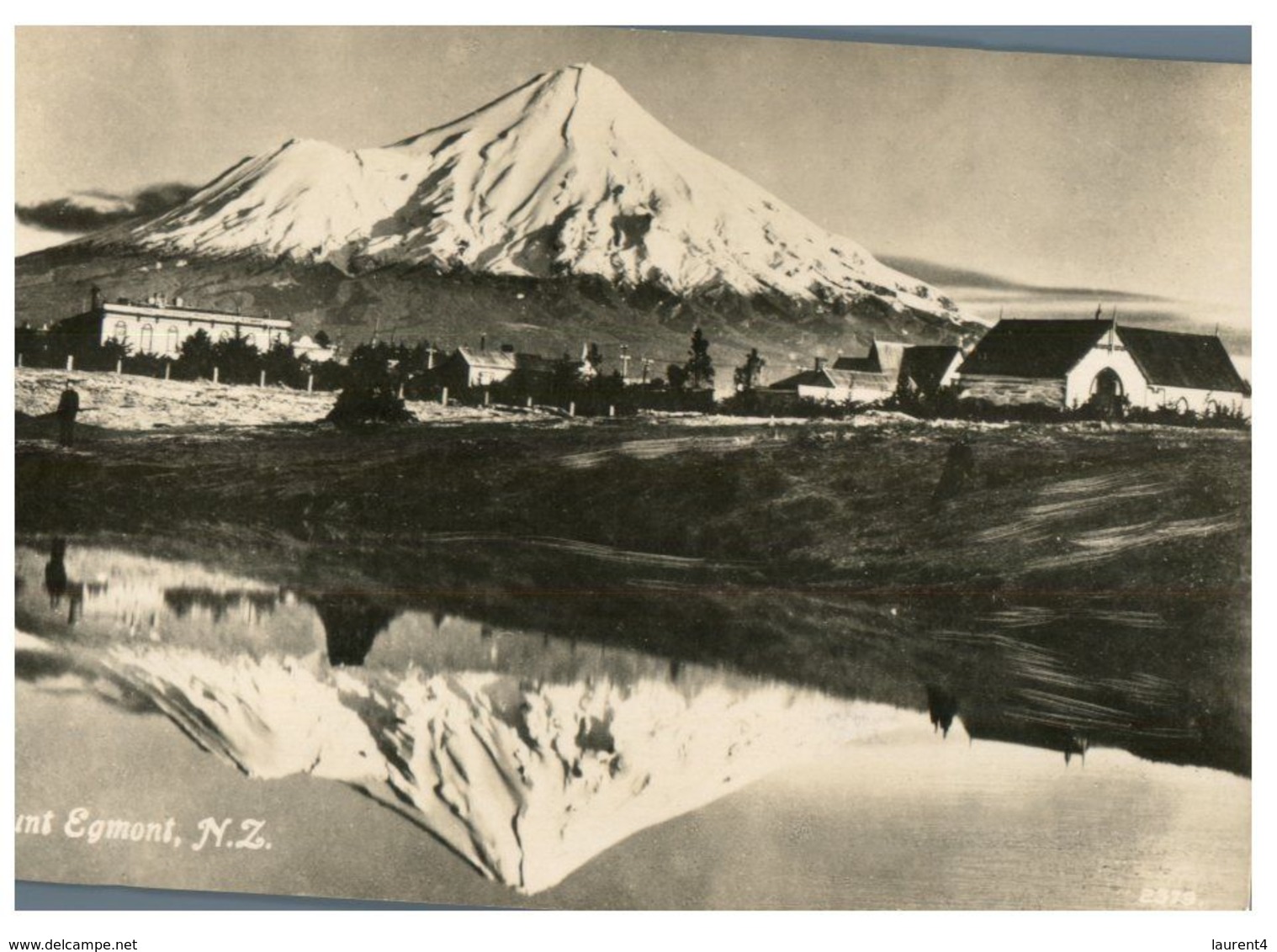 (B 25) Older Postcard - New Zealand - Mount Egmont (Nº 2379) - Nouvelle-Zélande