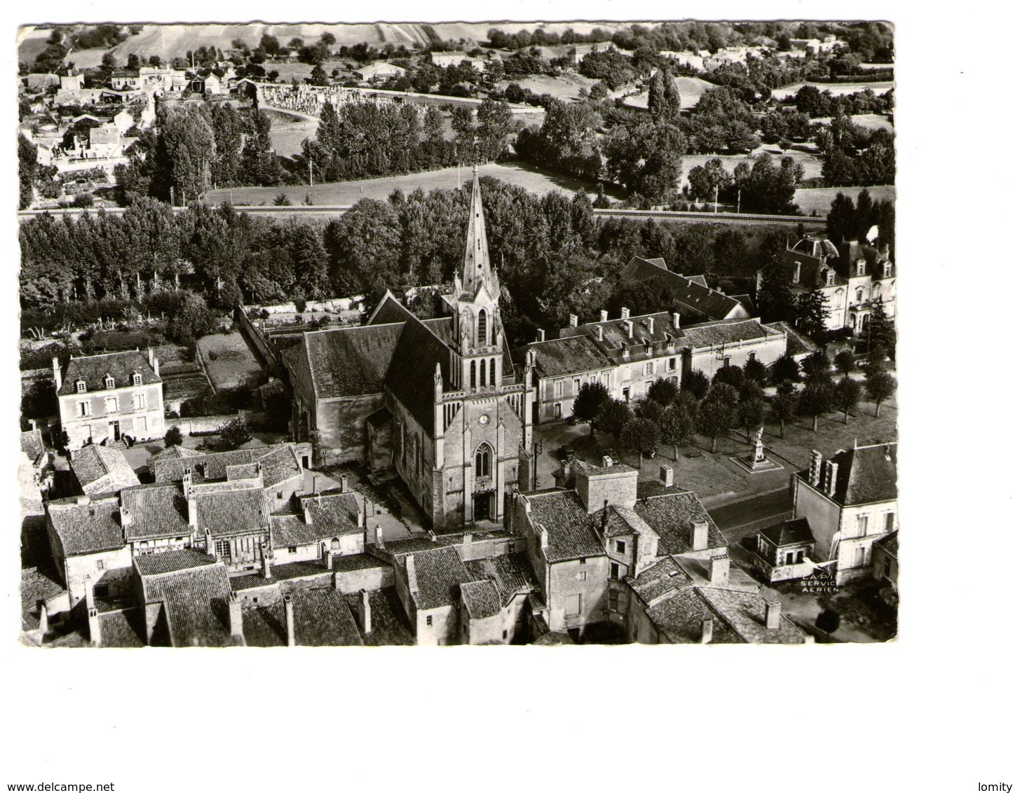 79 St Saint Loup Sur Thouet En Avion Au Dessus De Eglise Edit Lapie CPSM GF - Saint Loup Lamaire