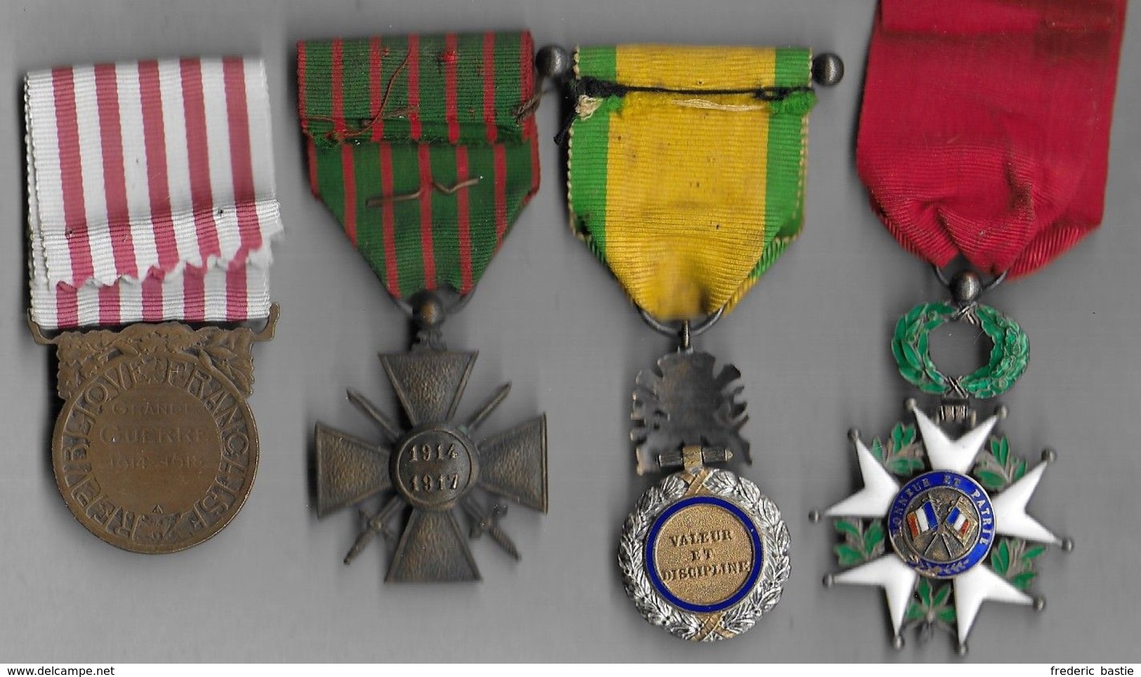 Lot De 4 Médailles Guerre  1914 - 1918 - France