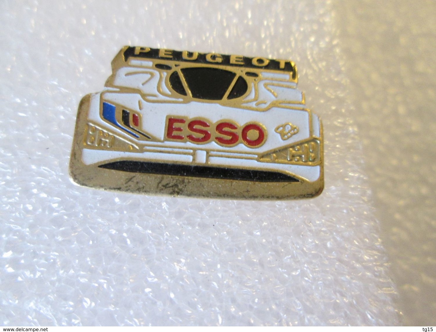 PIN'S   PEUGEOT  905  LE MANS  ESSO - Peugeot