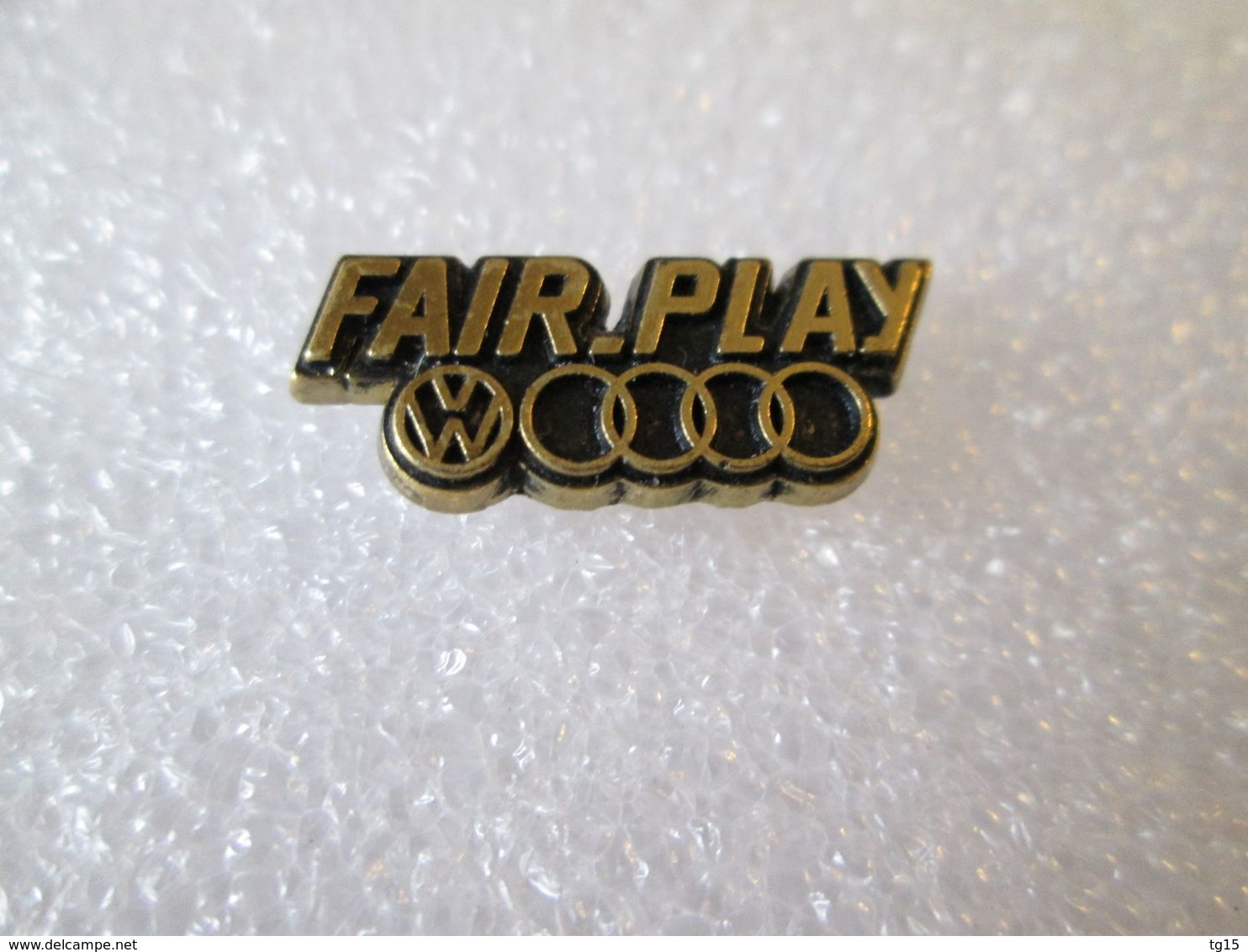 PIN'S    VOLKSWAGEN  AUDI   FAIR PLAY - Audi