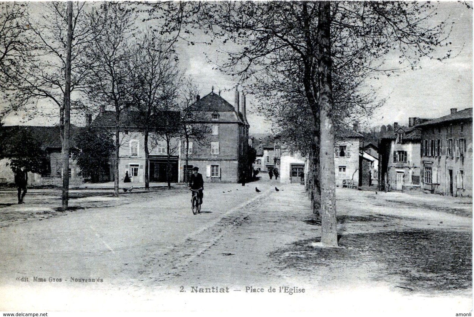 87. HAUTE-VIENNE - NANTIAT. Place De L'Eglise. Cycliste (voir Le Même Rue Montplaisir !!). - Nantiat