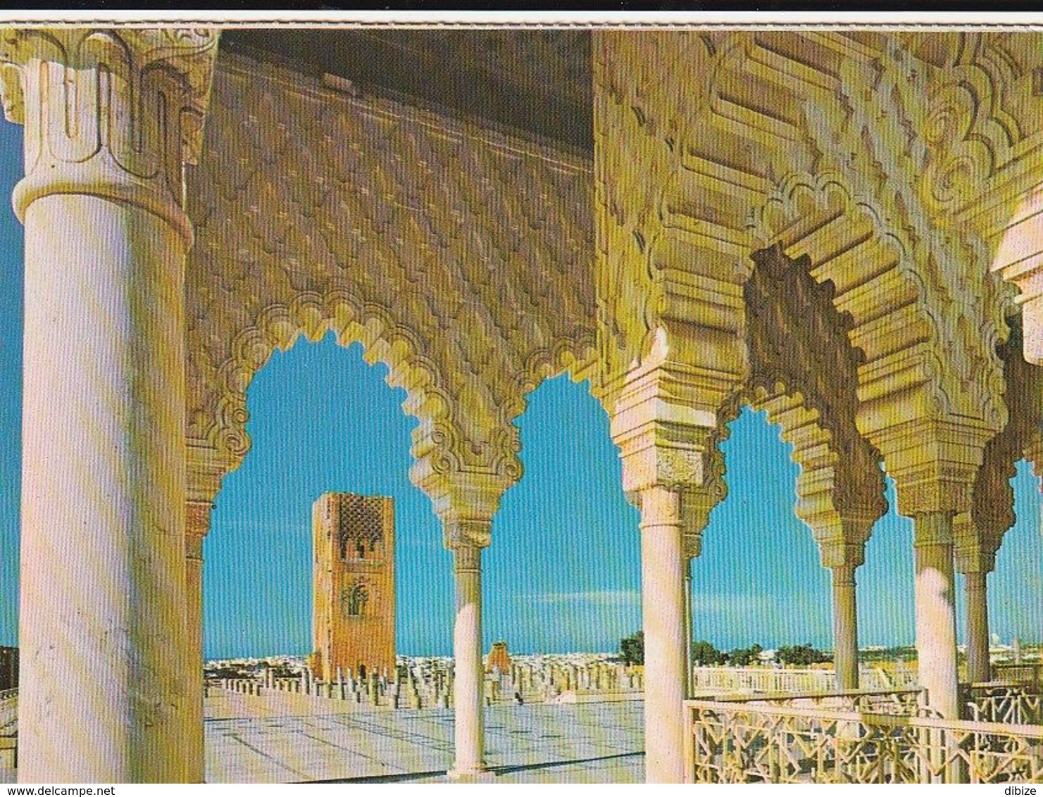 Carte Postale. Maroc. Rabat. Mausolée Mohamed V. Portique En Marbre Du Musée. Tour Hassan. Etat Moyen. - Monumentos