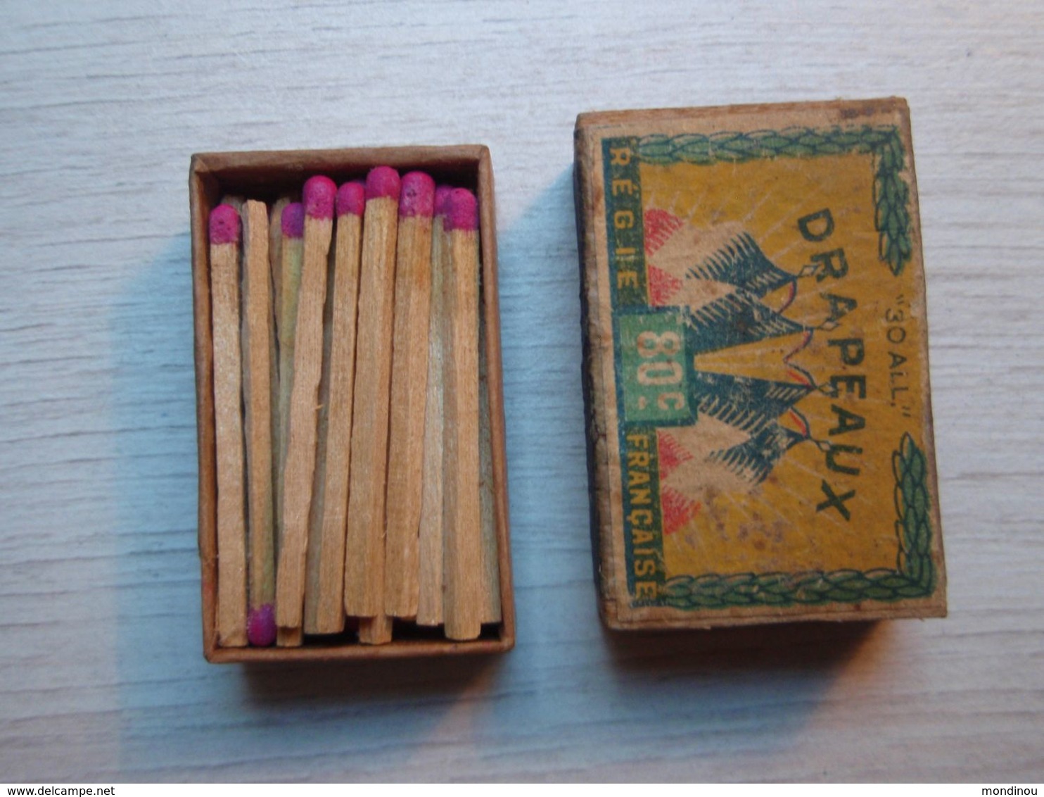 Ancienne Boîte  D'allumettes " 30 All " DRAPEAUX Régie Française - Boites à Tabac Vides