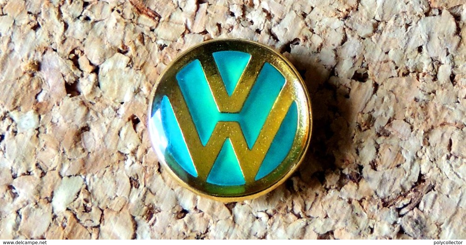 Pin's WOLKSWAGEN VW Logo 15 Mm Or Et Bleu Verni époxy Fabricant Inconnu - Volkswagen