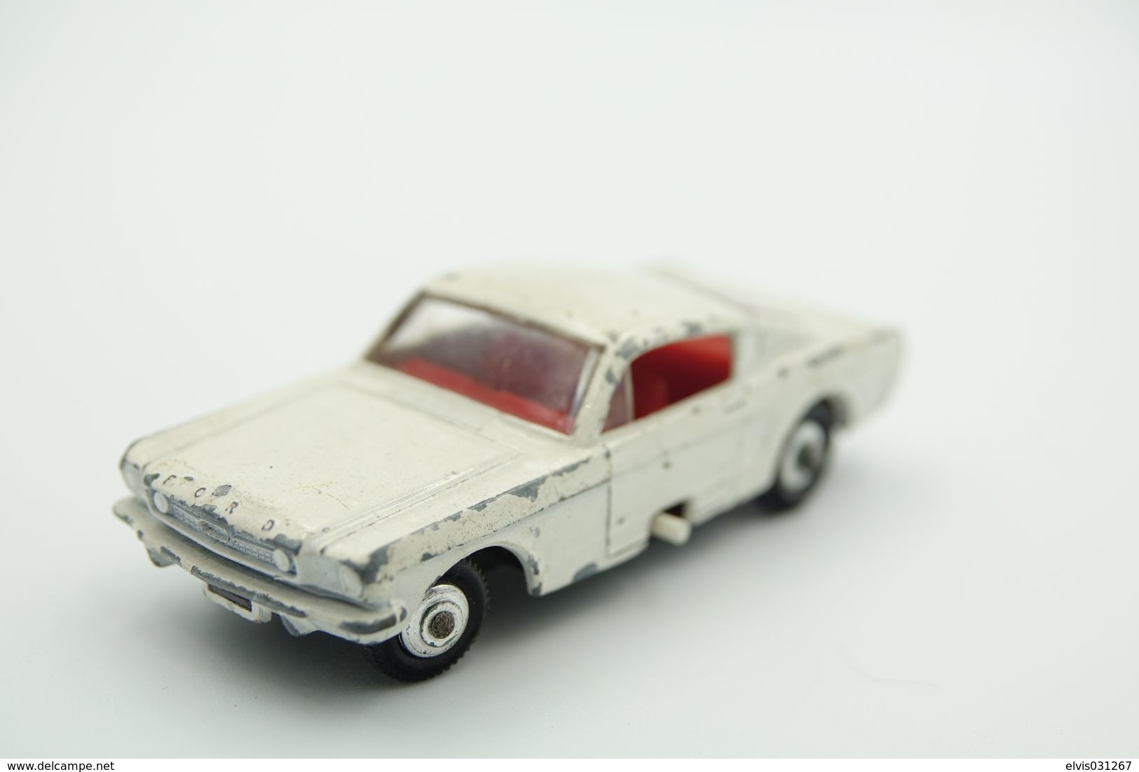 Matchbox Lesney 8E1 FORD MUSTANG FASTBACK - Regular Wheels, Issued 1966 - Matchbox (Lesney)