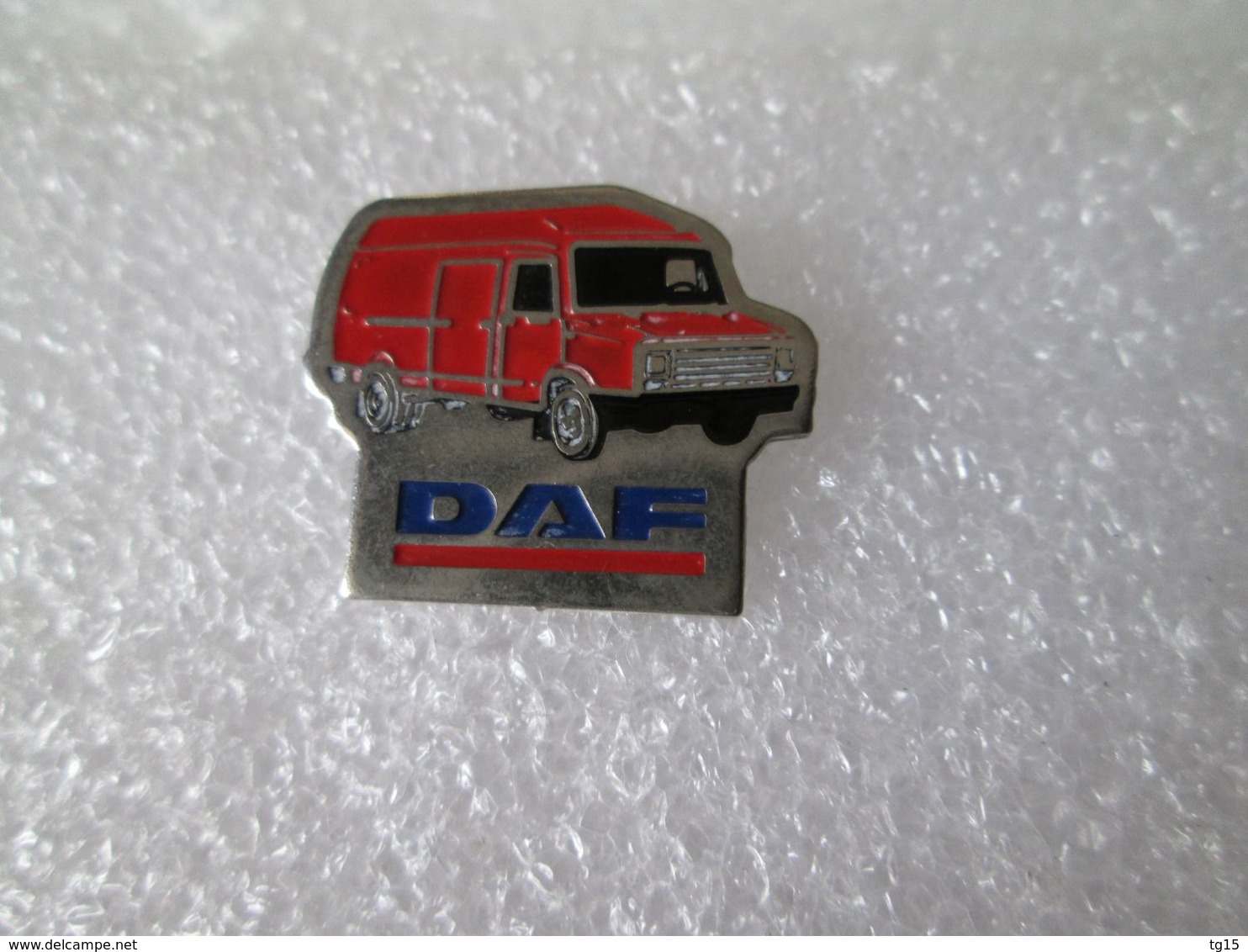 PIN'S   RARE  CAMION  DAF - Autres & Non Classés