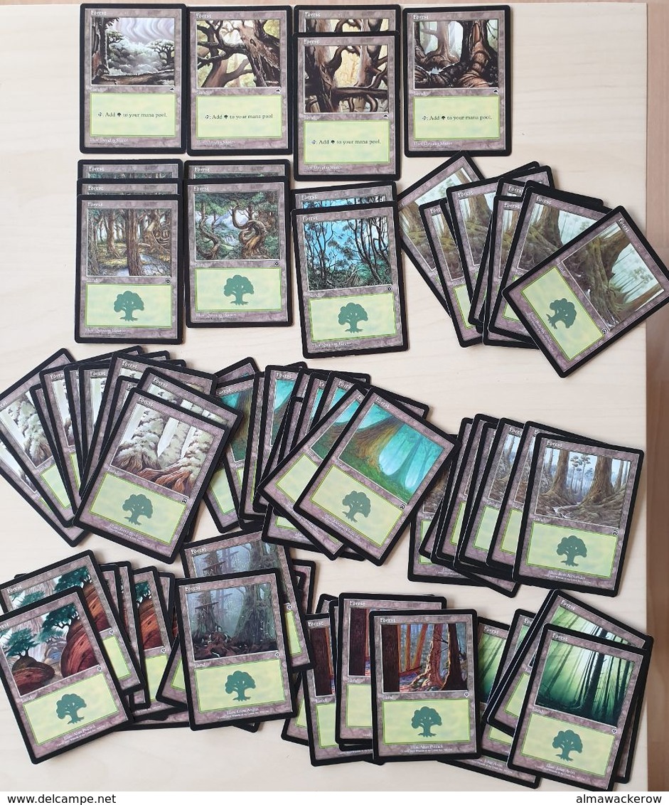 Accumulation of hundreds of MTG cards from different series, interesting opportunity starting at 0.99 Euro! See scans!