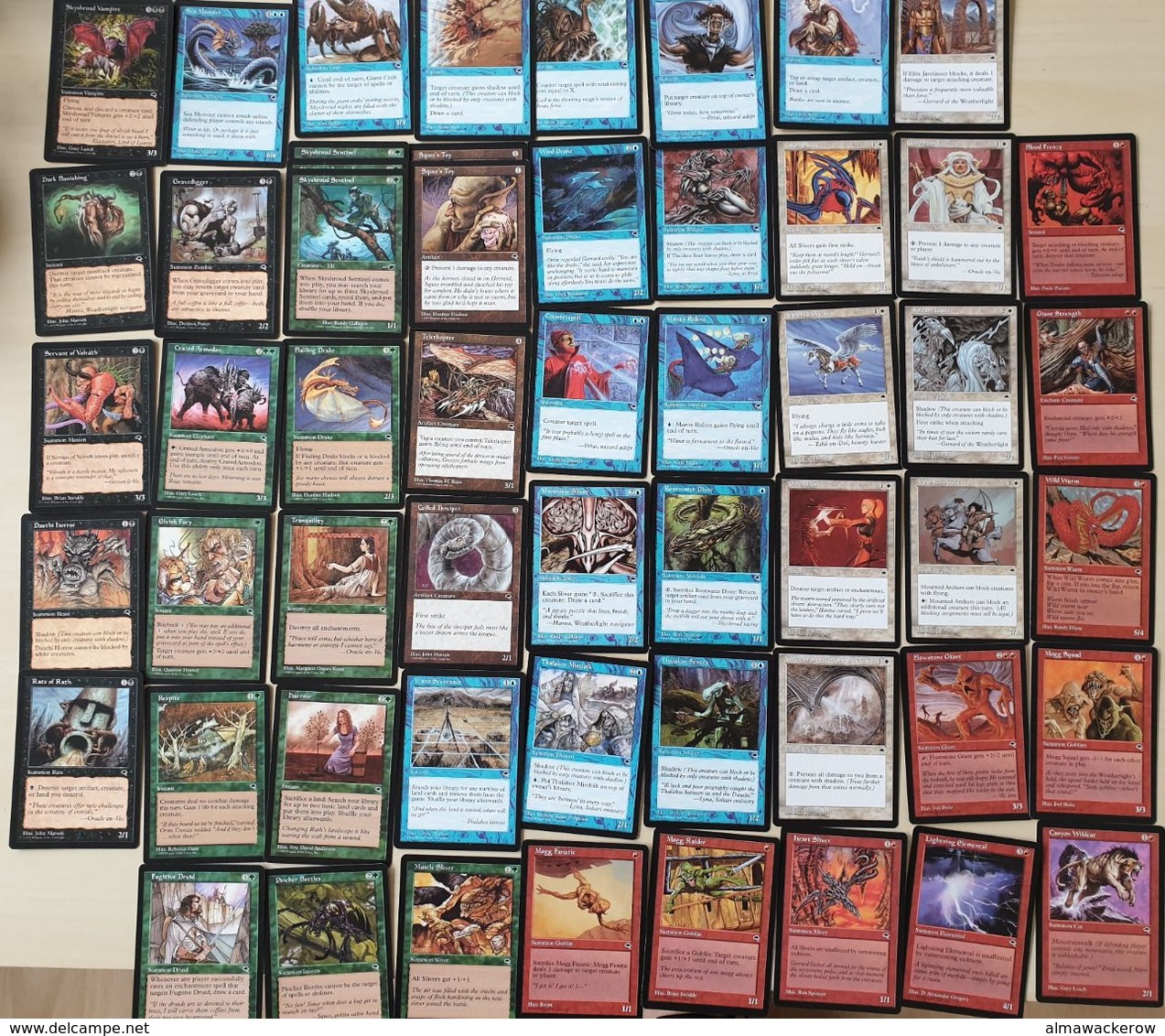 Accumulation of hundreds of MTG cards from different series, interesting opportunity starting at 0.99 Euro! See scans!