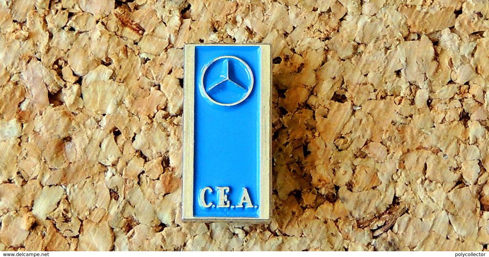 Pin's MERCEDES Mini Logo CEA Bleu 17 X 8 Mm Peint Cloisonné Fabricant Inconnu - Mercedes