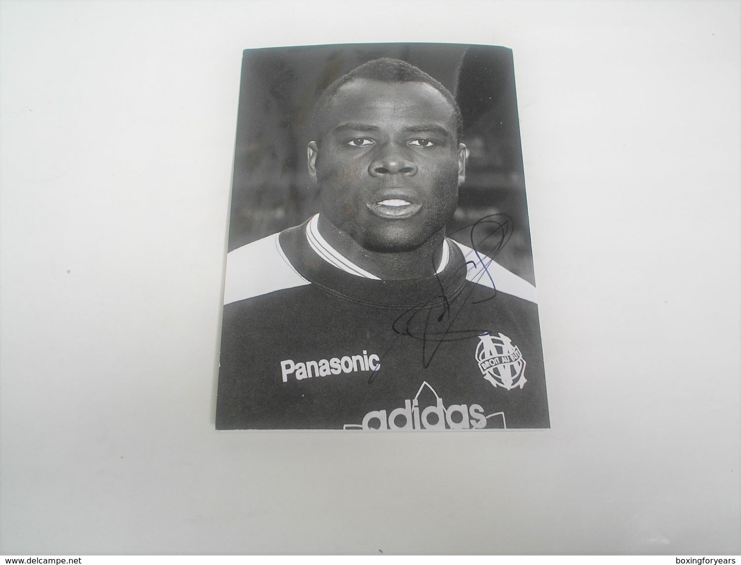 Photo FOOTBALL Signé Par  BASILE BOLI , Marseille , Signature Authographe - Autres & Non Classés