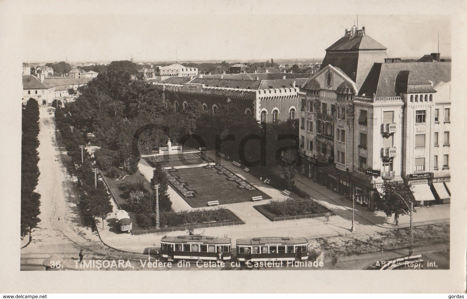 Romania - Timisoara - Vedere Din Cetate Cu Castelul Huniade - Parcul Si Bustul Regina Maria - Tram - Romania