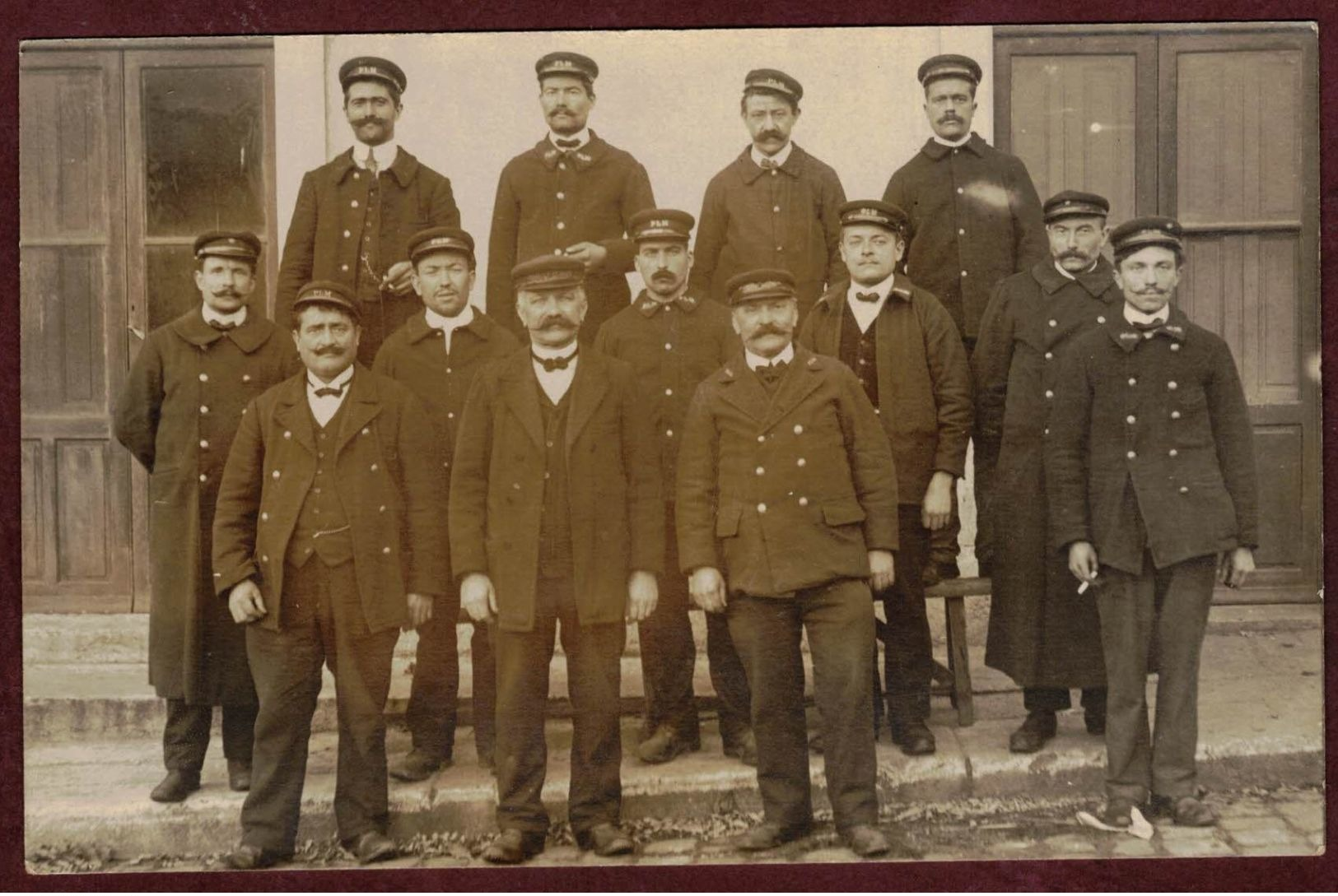 Carte Photo Employés Du P . L . M . Chemin De Fer  Paris-Lyon-Méditerranée - Compagnies Ferroviaires Privées Françaises - Ferrovie