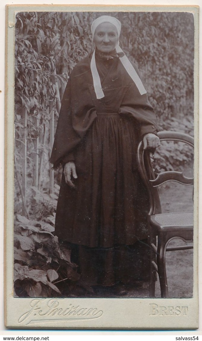 CDV - Portrait Femme Avec Coiffe Par Inizan à Brest (ca 1890) (BP) - Anciennes (Av. 1900)