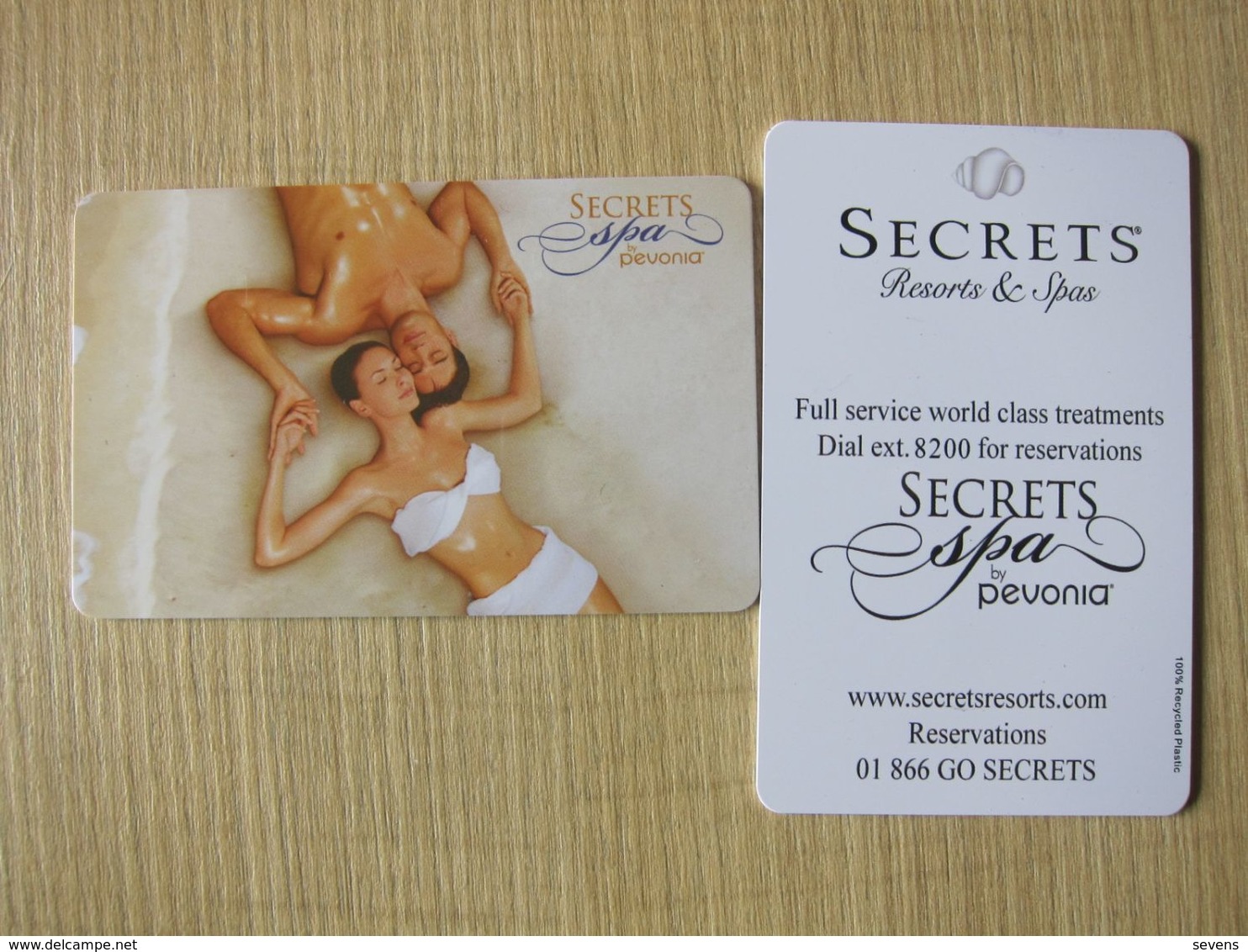 Secrets Resorts& SPA, Backside With A Small Shell Design - Cartas De Hotels