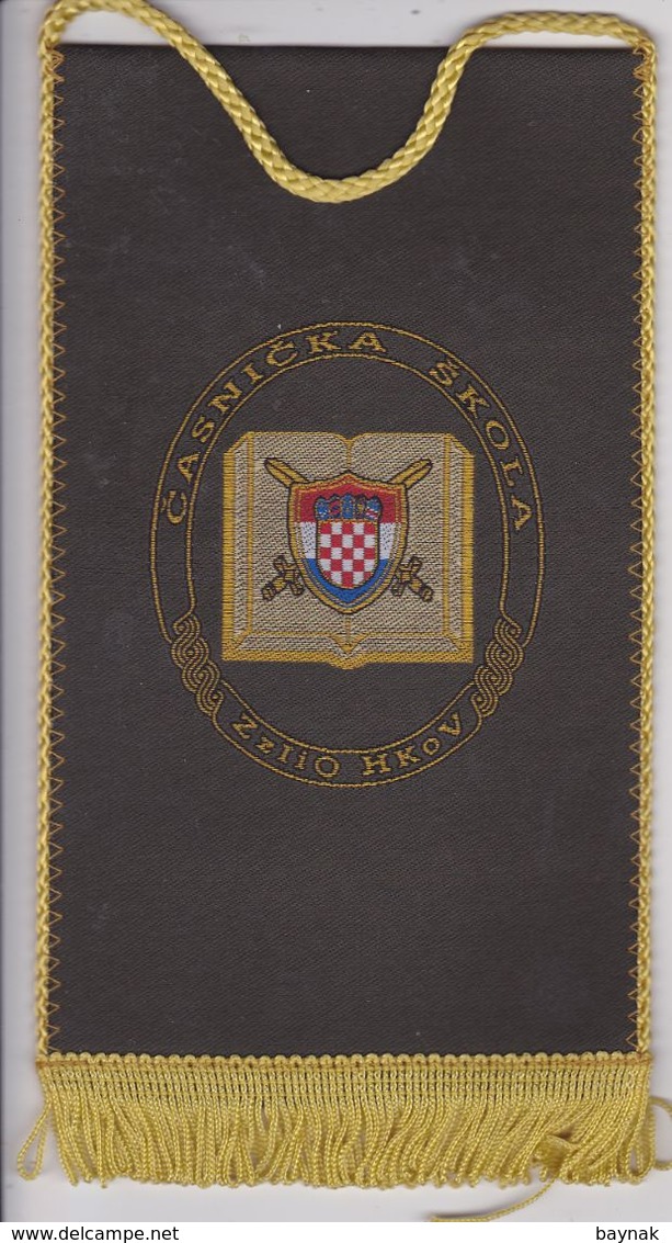 CROATIA  -  CASNICKA SKOLA -- ZzIiO   HKoV  --  20 Cm X 11,5 Cm  -  BANNER, PENNANT, DRAPEAU - Banderas