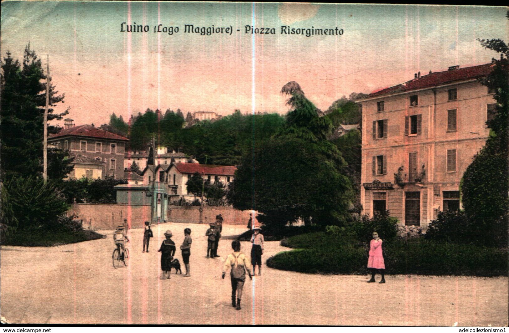 15978) CARTOLINA DI LUINO-LAGO MAGGIORE-PIAZZA RISORGIMENTO -VIAGGIATA - Luino