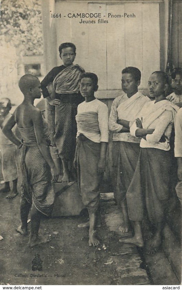 Phnom Penh . Jeunes Filles.  Short Haired. Commentaire Colonialiste Et Sexiste Au Dos . - Cambodge