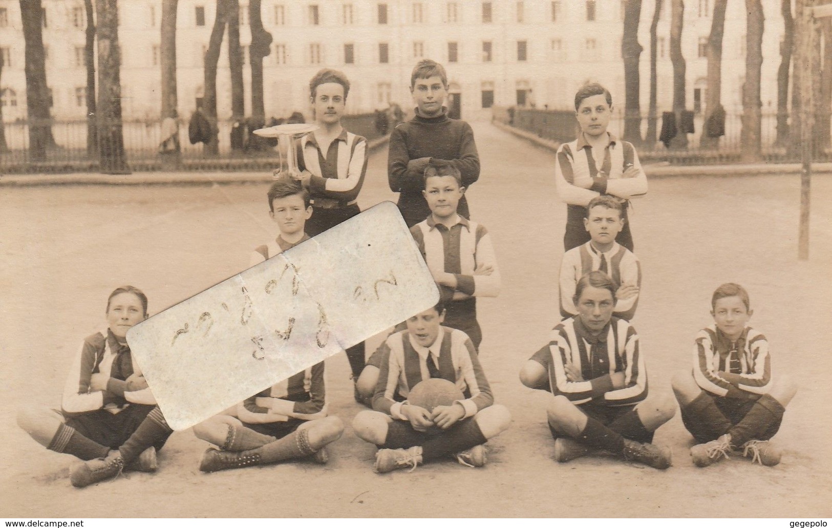VANNES  - Internat Saint -François XAVIER - Une équipe De Football En 1922  ( Carte Photo  ) 1/5 - Vannes