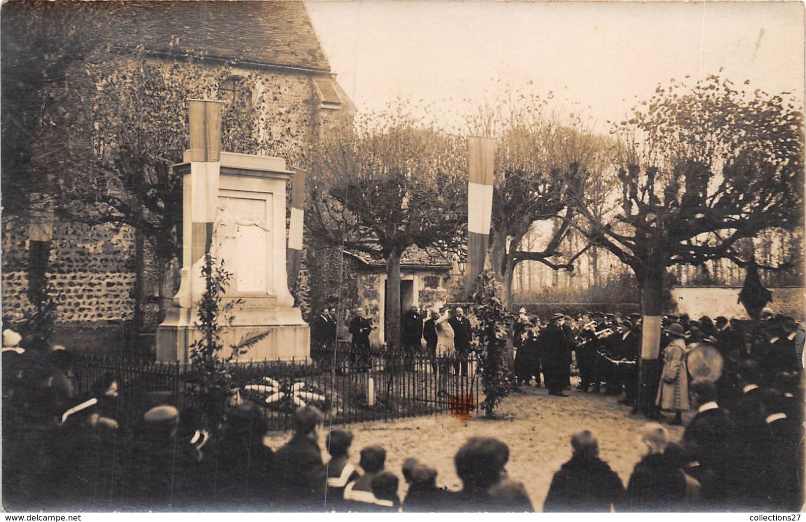 78-LE-MESNIL-SAINT-DENIS- CARTE-PHOTO- INAUGURATION DU MONUMENT AUX MORTS POUR LA PATRIE - Le Mesnil Saint Denis