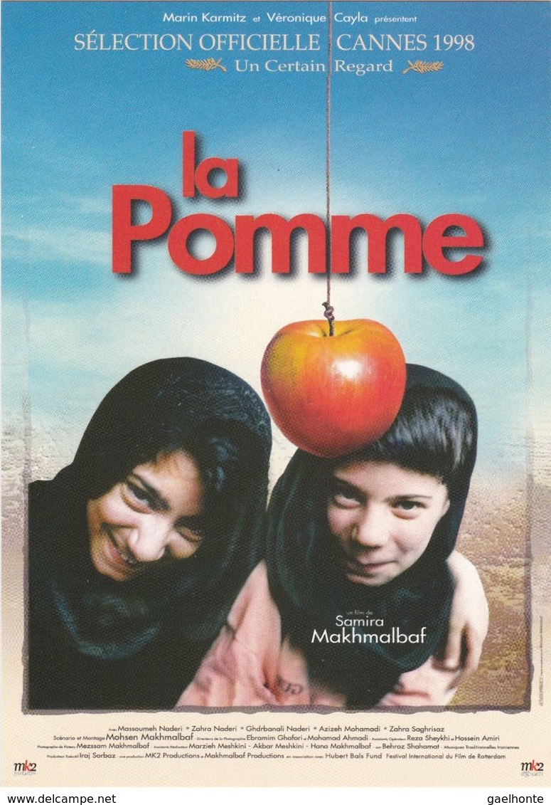 D2238 CARTE AFFICHE - "LA POMME" - UN FILM DE SAMIRA MAKHMALBAF - SORTIE NATIONALE LE 27 MAI 1998 - Affiches Sur Carte