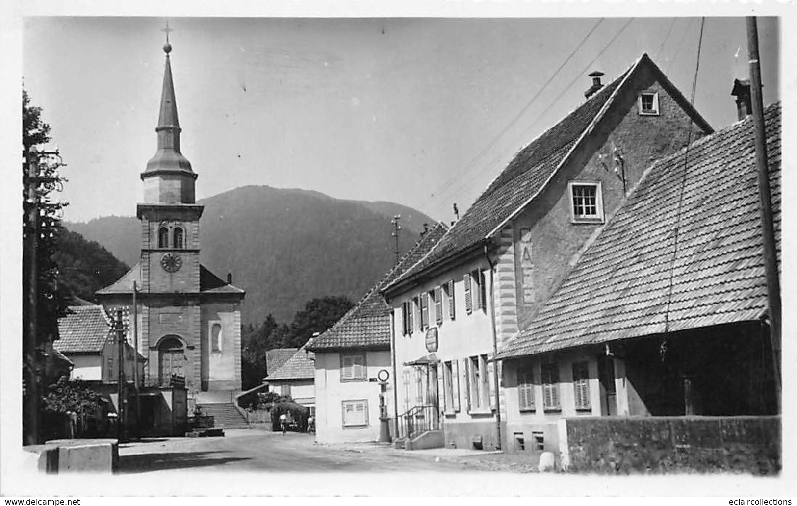 Urbès           68        Café Et Place De L'Eglise      (voir Scan) - Andere & Zonder Classificatie