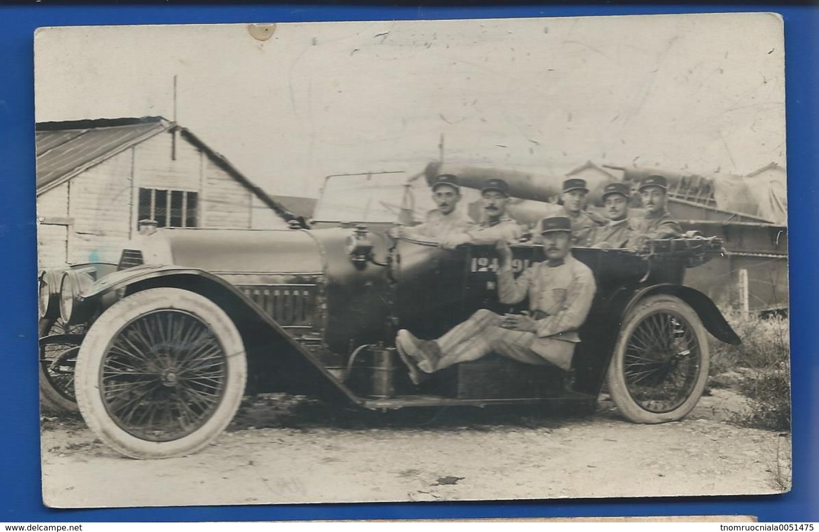 Carte Photo  Véhicule Militaire Avec Soldas Du 306° Régiment - Regimente