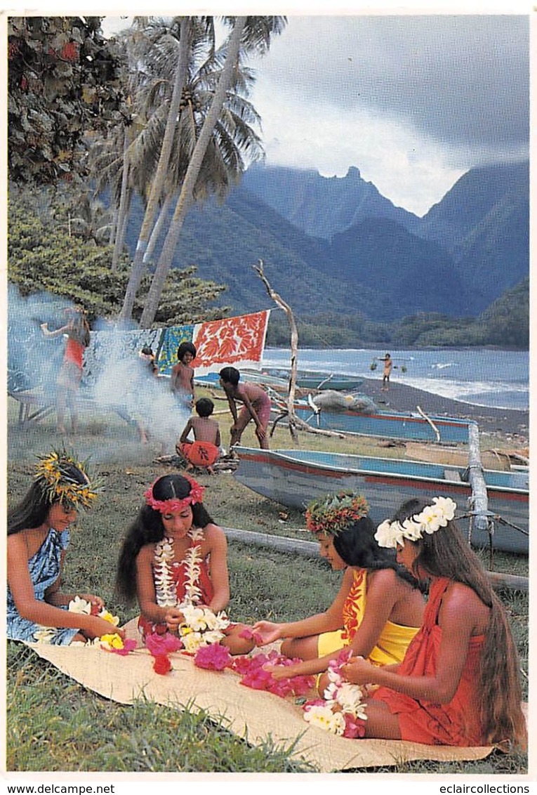 Océanie.  Polynésie Française    . Tahiti . Fleurs De Tahiti. Couronneuses     10x15   (voir Scan) - Tahiti