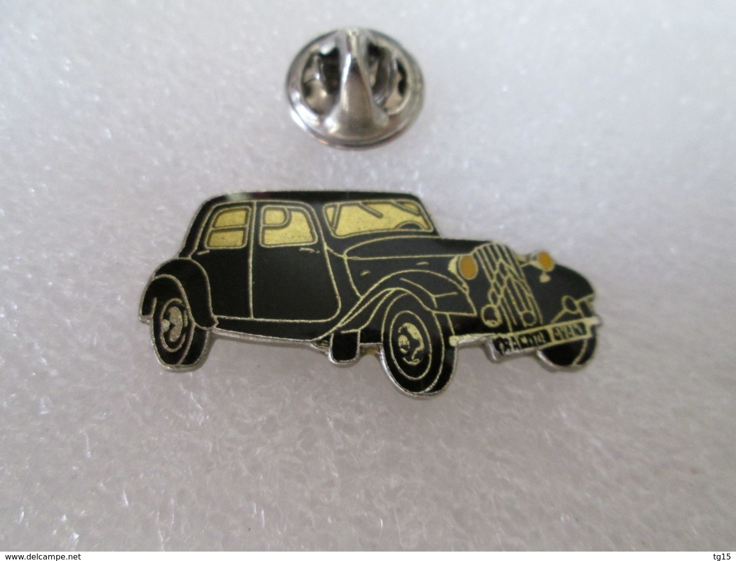 PIN'S   CITROEN    TRACTION - Citroën