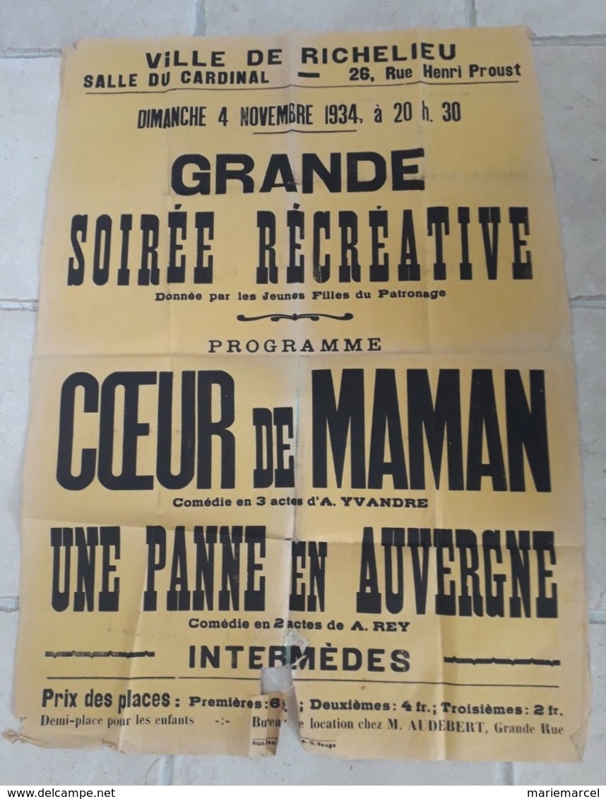 D37 RICHELIEU.Affiche Salle Cardinal.Grande Soirée Jeunes Filles Du Patronage.Comédie Coeur De Maman,Une Panne En Auver - Afiches