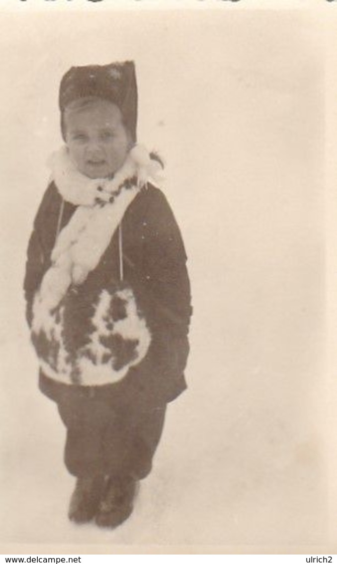 Foto Bub In Pelzjacke Im Winter - Russland 1942 - 8*5,5cm (51253) - Persone Anonimi