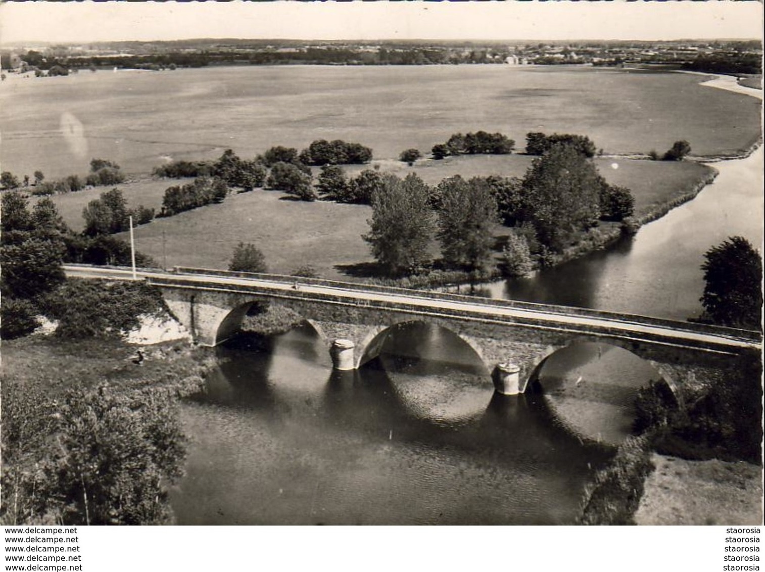 D49  VILLEVÊQUE ET SOUCELLES  Le Pont ( Vue Aérienne ) - Other & Unclassified