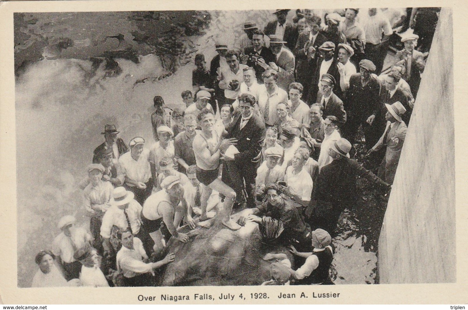 Over Niagara Falls, July 4, 1928 - Jean A. Lussier - Daredevil - Salto De Trampolin