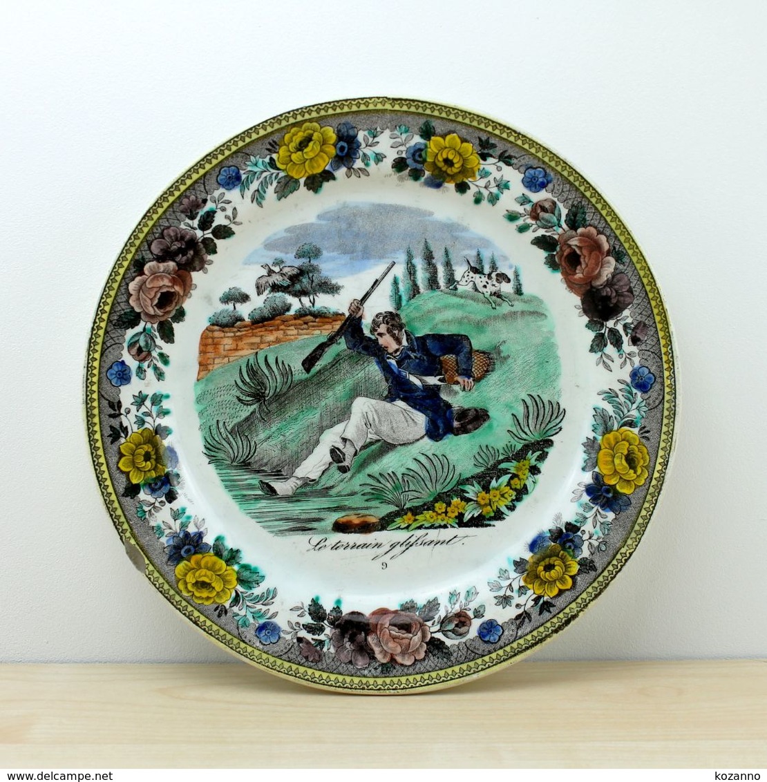 ASSIETTE CHOISY POLYCHROME FAIENCE XIXe - THEME: LA CHASSE - N°9: LE TERRAIN GLISSANT - Borden