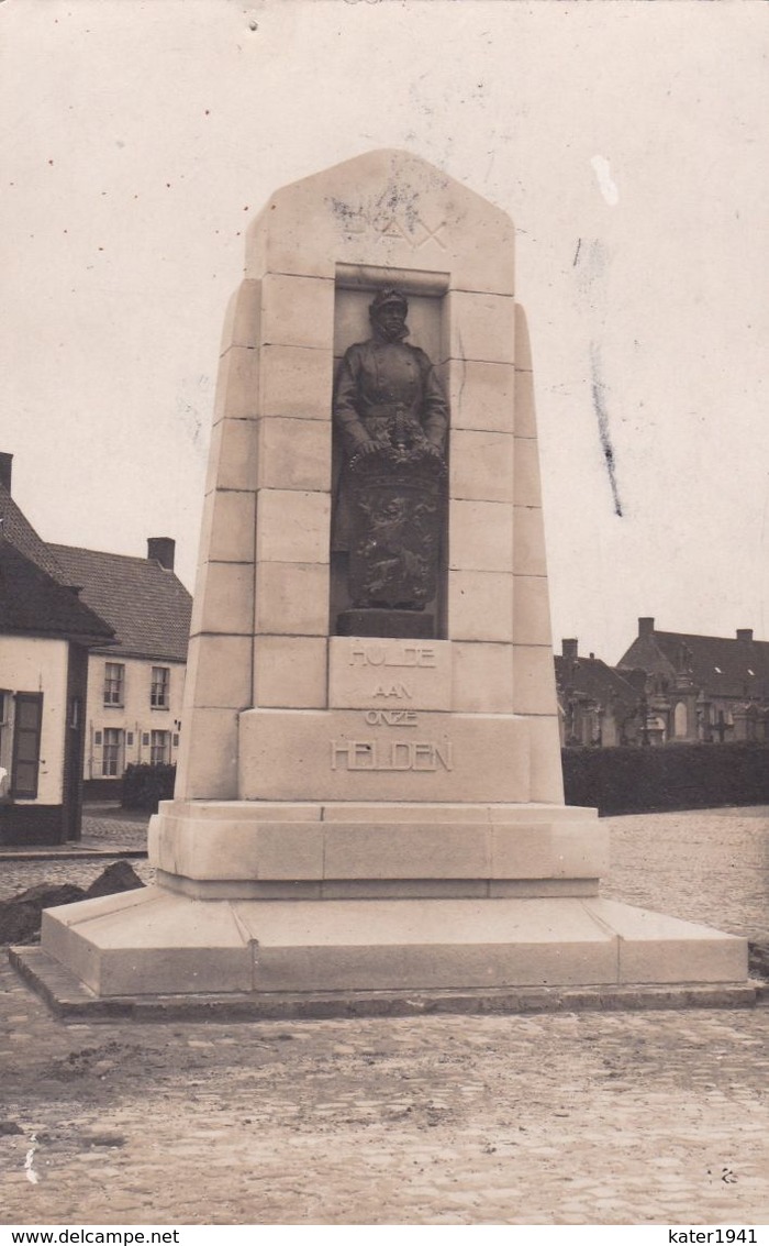 Ichteghem  Fotokaart Van Het Oorlogsmonument - Ichtegem