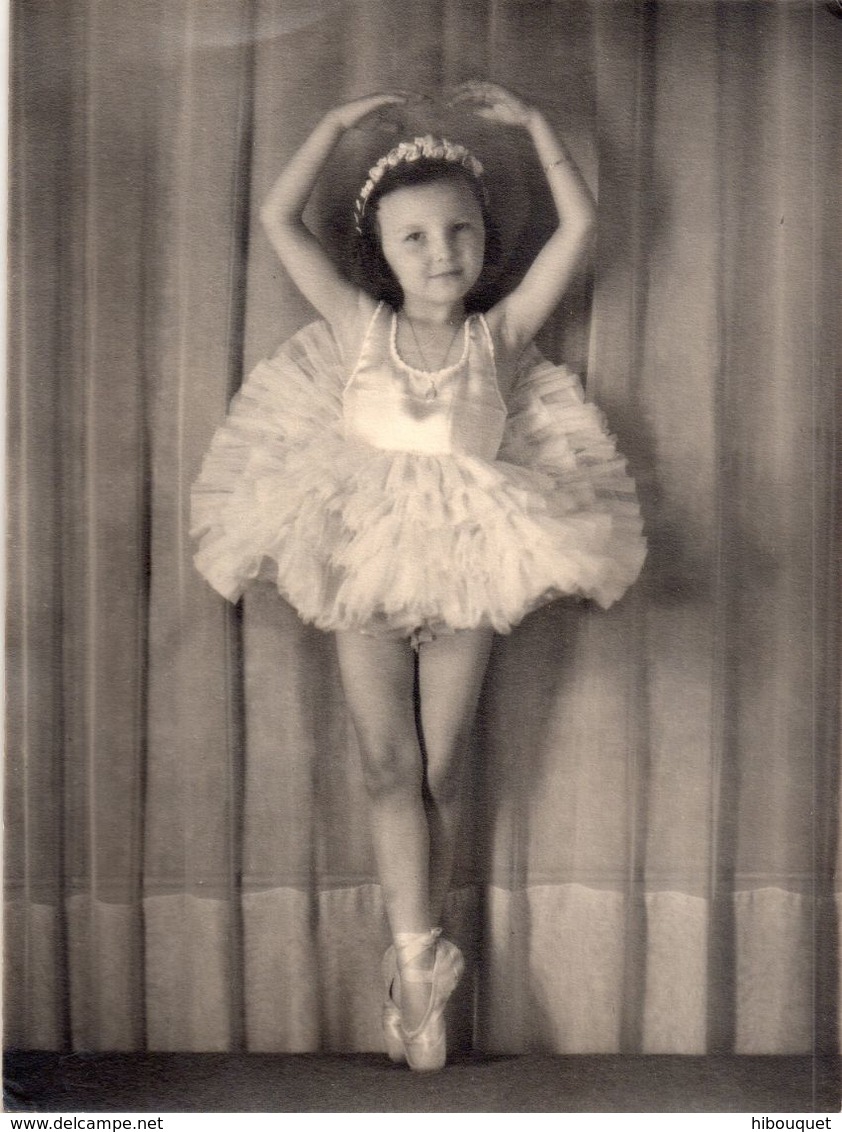 2 Photos Petite Danseuse Des Années 1950-60, Pipriac 18 X 24 Cm - Personas Anónimos