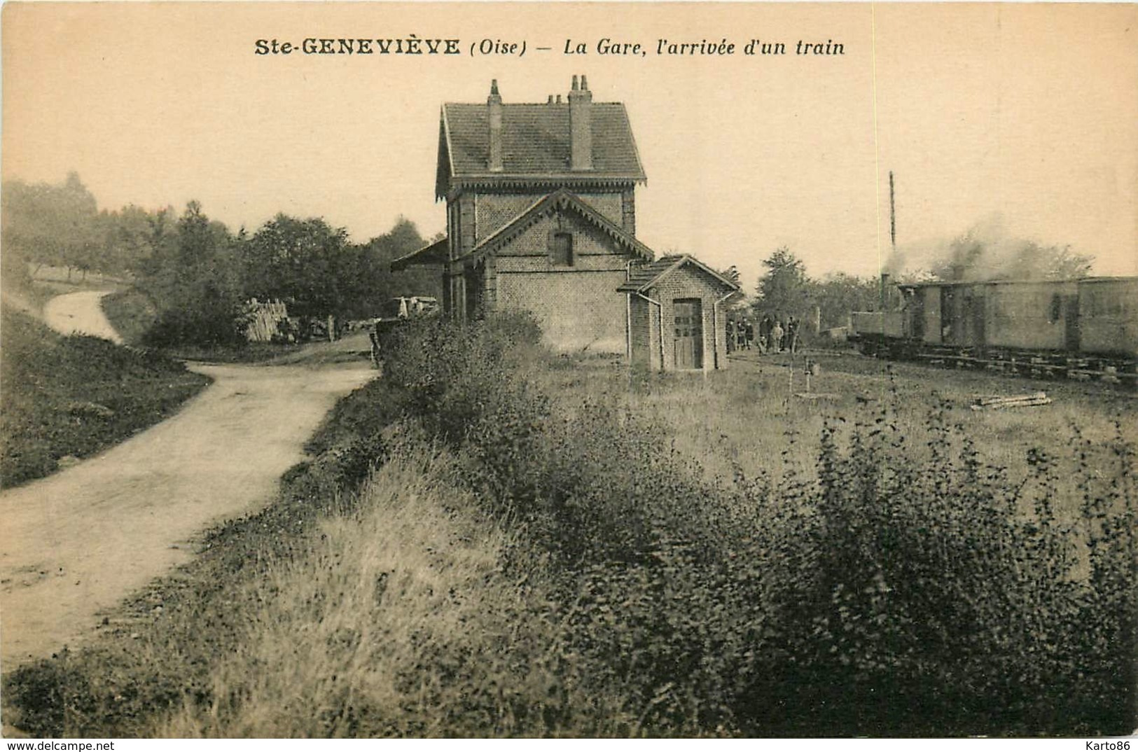Ste Geneviève * La Gare * L'arrivée D'un Train * Locomotive * Ligne Chemin De Fer Oise - Sainte-Geneviève