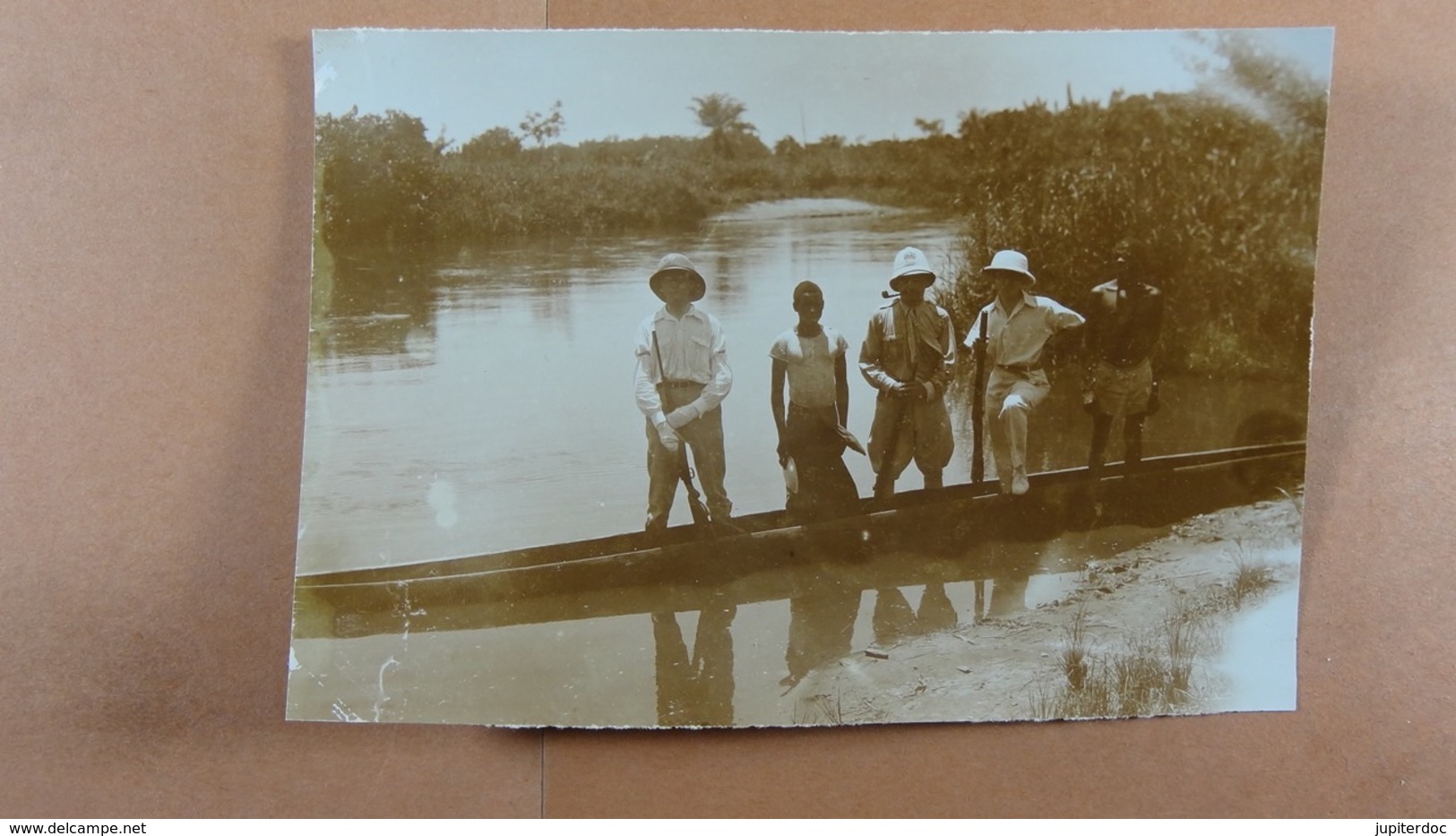 Congo Une Pirogue Sur La Fuma (affluent Du Fleuve Congo) - Orte